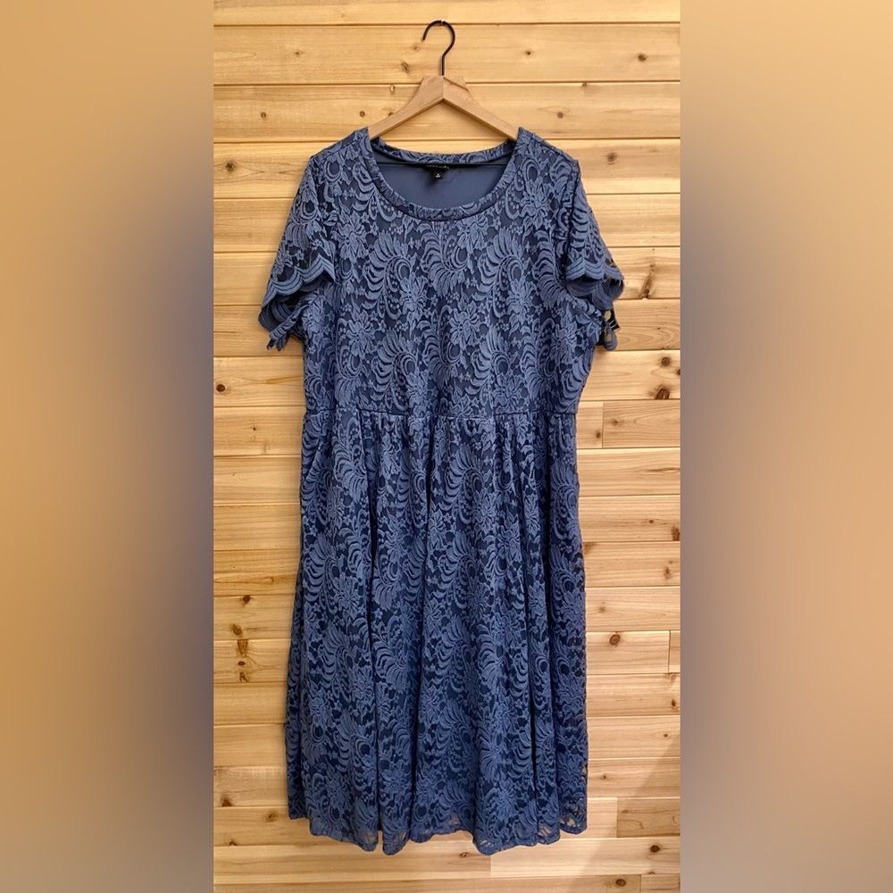 Torrid Size 4 All Over Lace Midi Length Scoop Neck Dress With Pockets